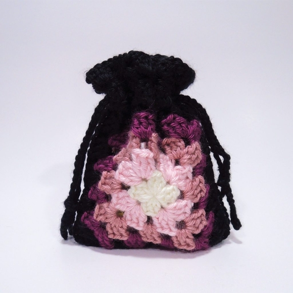 Granny Square Drawstring Pouch - Picture 9 of 10